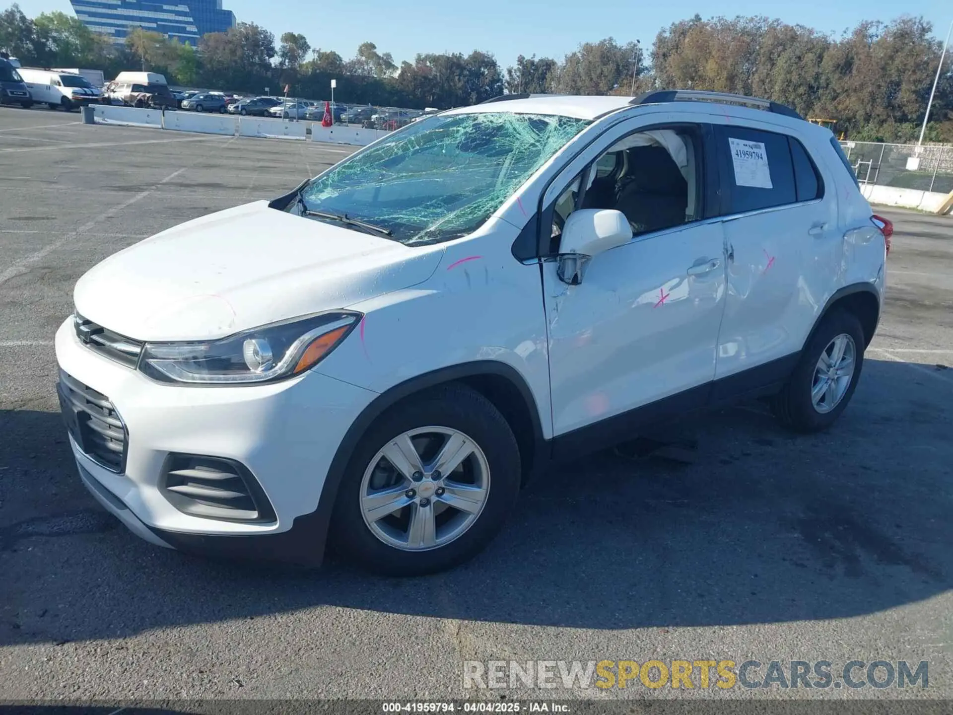 2 Photograph of a damaged car KL7CJLSB6LB325915 CHEVROLET TRAX 2020
