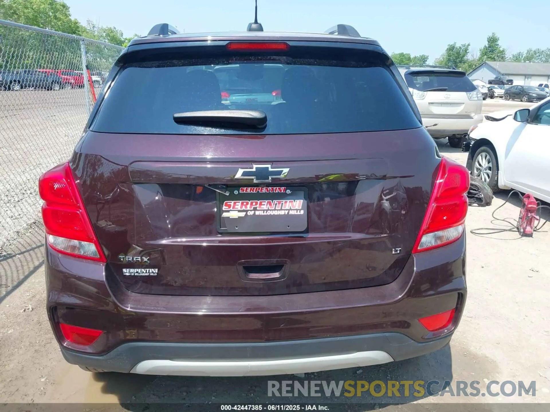 17 Photograph of a damaged car KL7CJLSB6LB341810 CHEVROLET TRAX 2020
