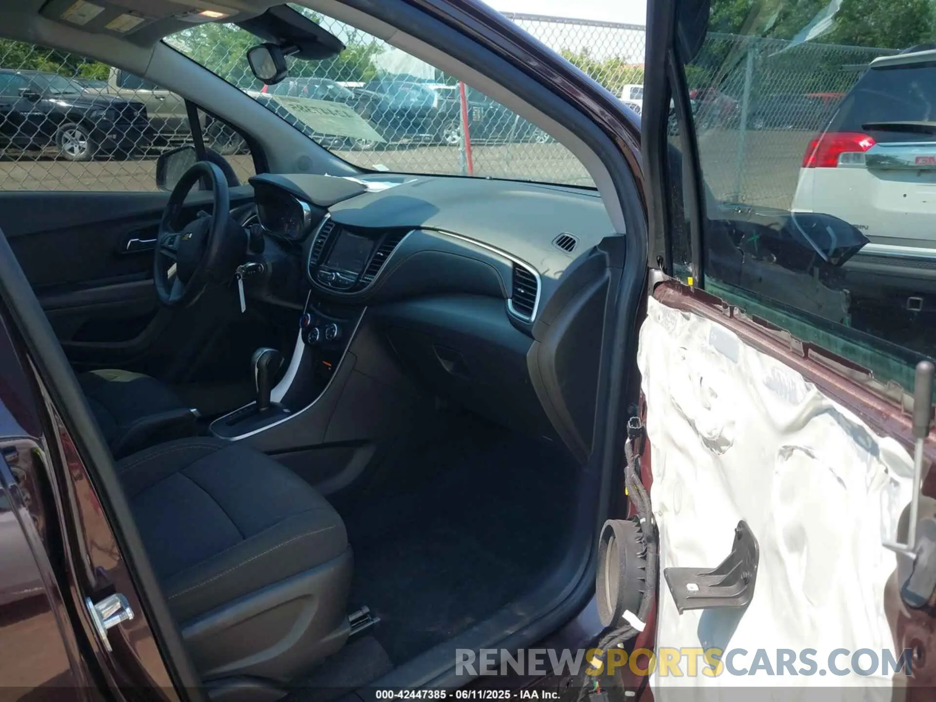 5 Photograph of a damaged car KL7CJLSB6LB341810 CHEVROLET TRAX 2020