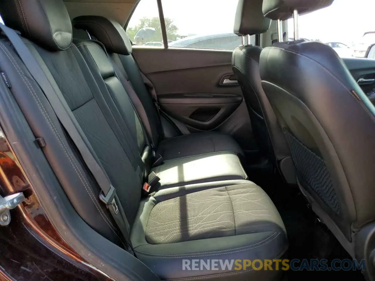 11 Photograph of a damaged car KL7CJLSB6LB342181 CHEVROLET TRAX 2020