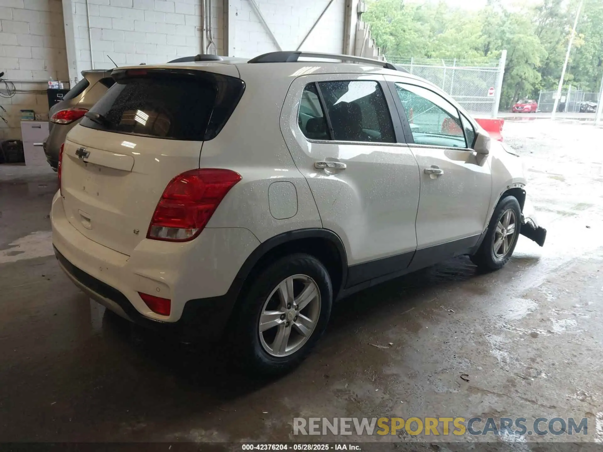 4 Photograph of a damaged car KL7CJLSB7LB069297 CHEVROLET TRAX 2020