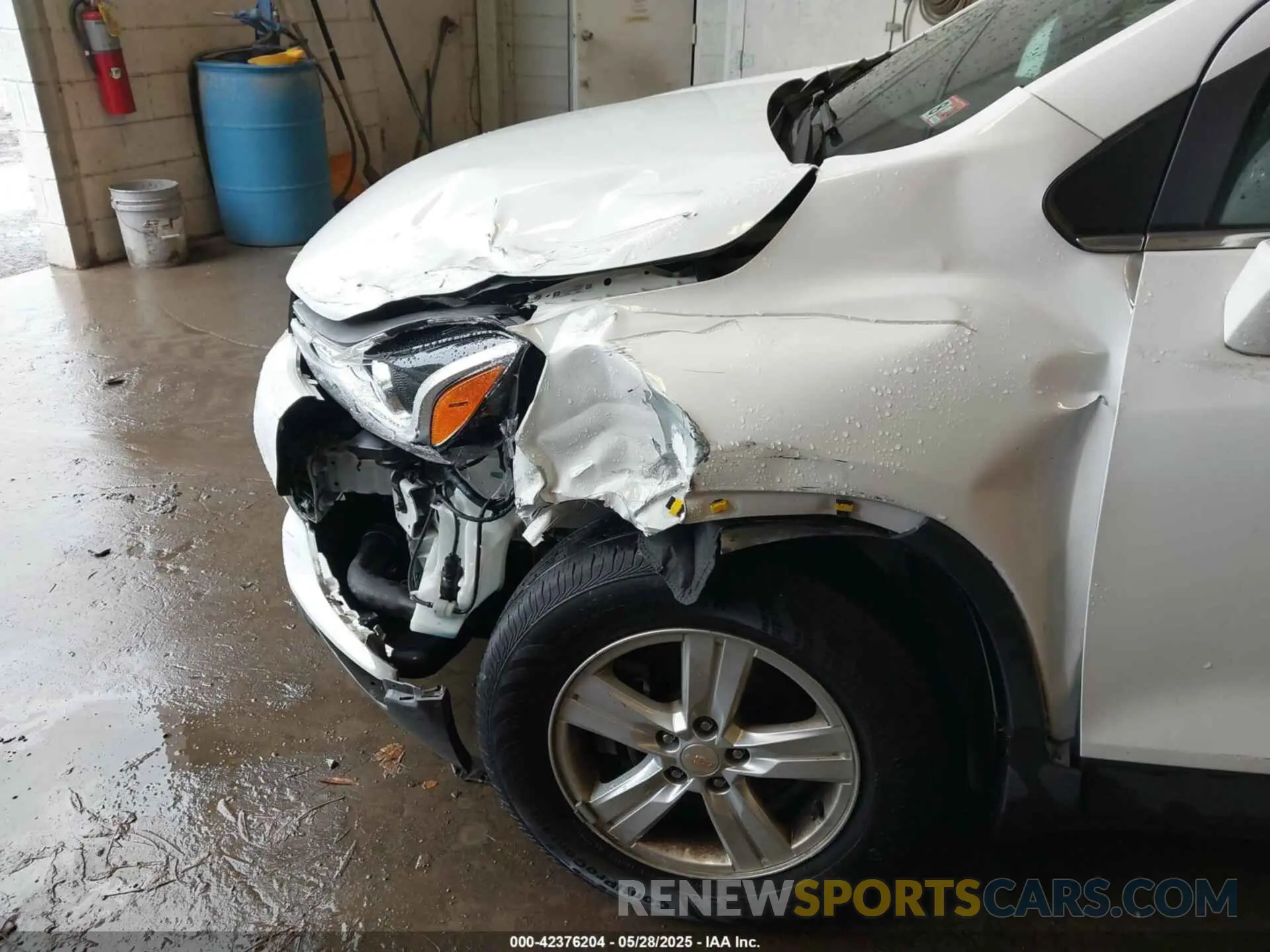 6 Photograph of a damaged car KL7CJLSB7LB069297 CHEVROLET TRAX 2020