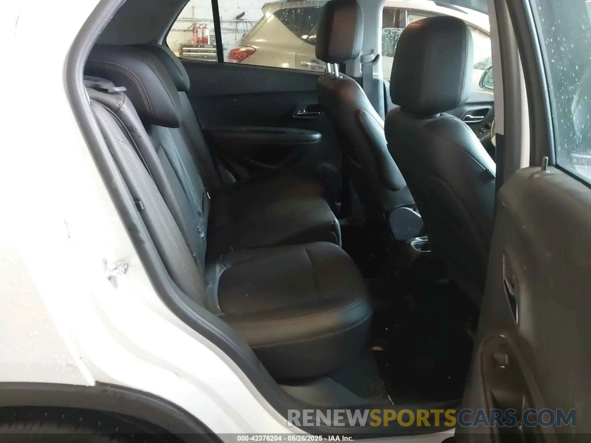 8 Photograph of a damaged car KL7CJLSB7LB069297 CHEVROLET TRAX 2020