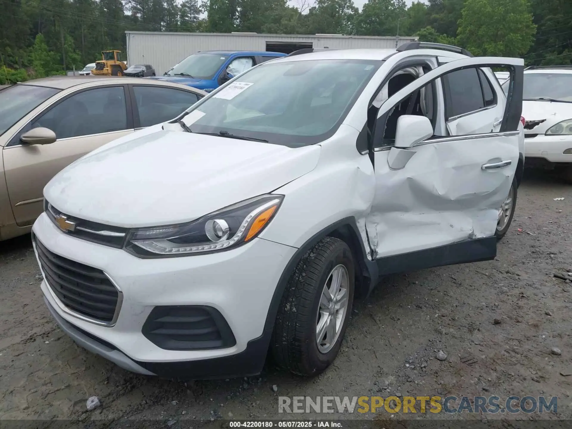 2 Photograph of a damaged car KL7CJLSB7LB075309 CHEVROLET TRAX 2020
