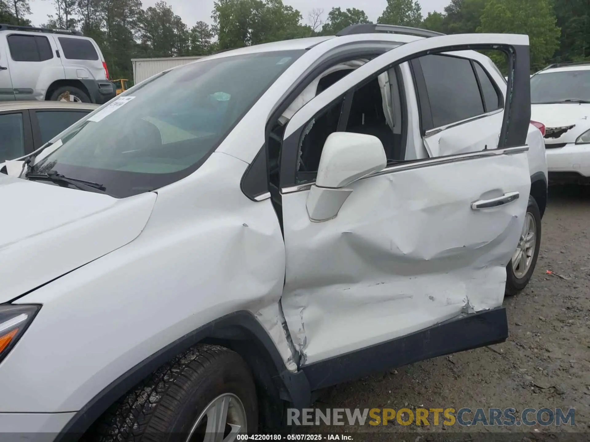 6 Photograph of a damaged car KL7CJLSB7LB075309 CHEVROLET TRAX 2020