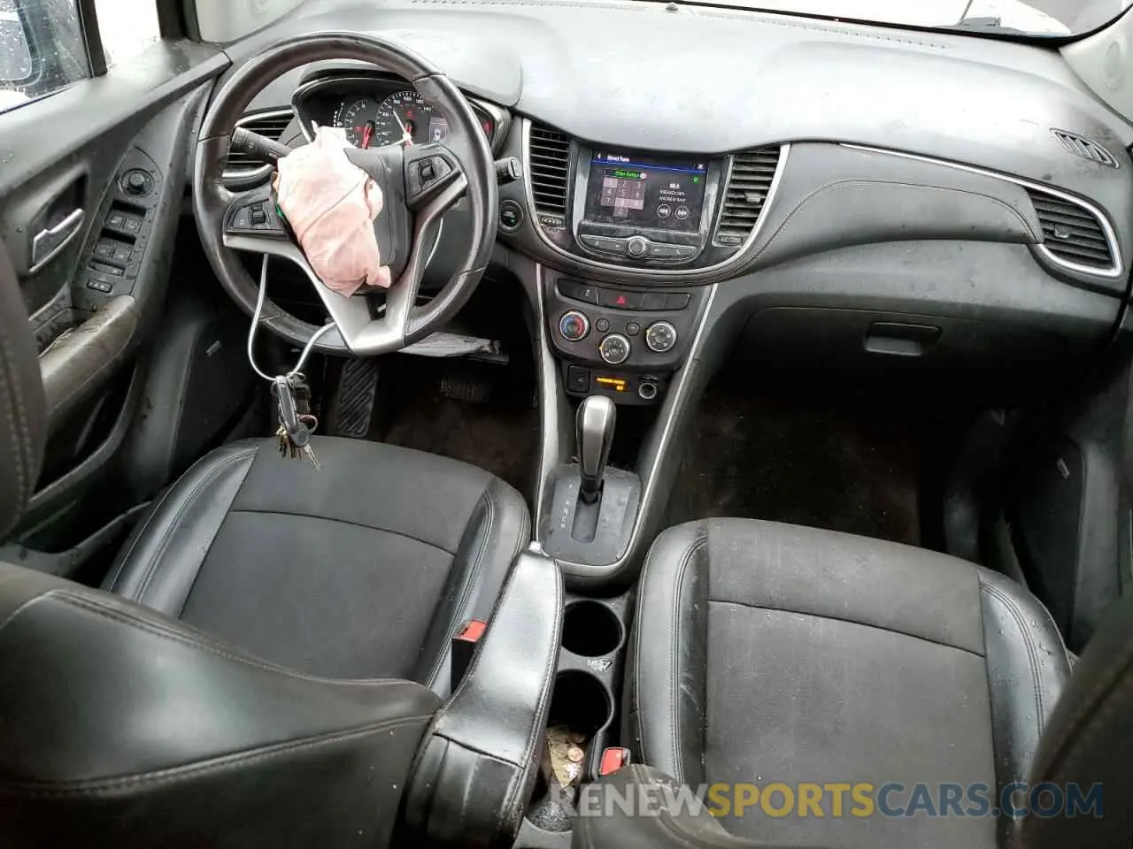 8 Photograph of a damaged car KL7CJLSB7LB342514 CHEVROLET TRAX 2020