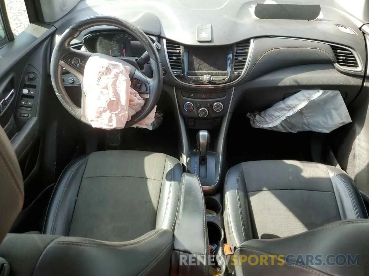 8 Photograph of a damaged car KL7CJLSB8LB025440 CHEVROLET TRAX 2020