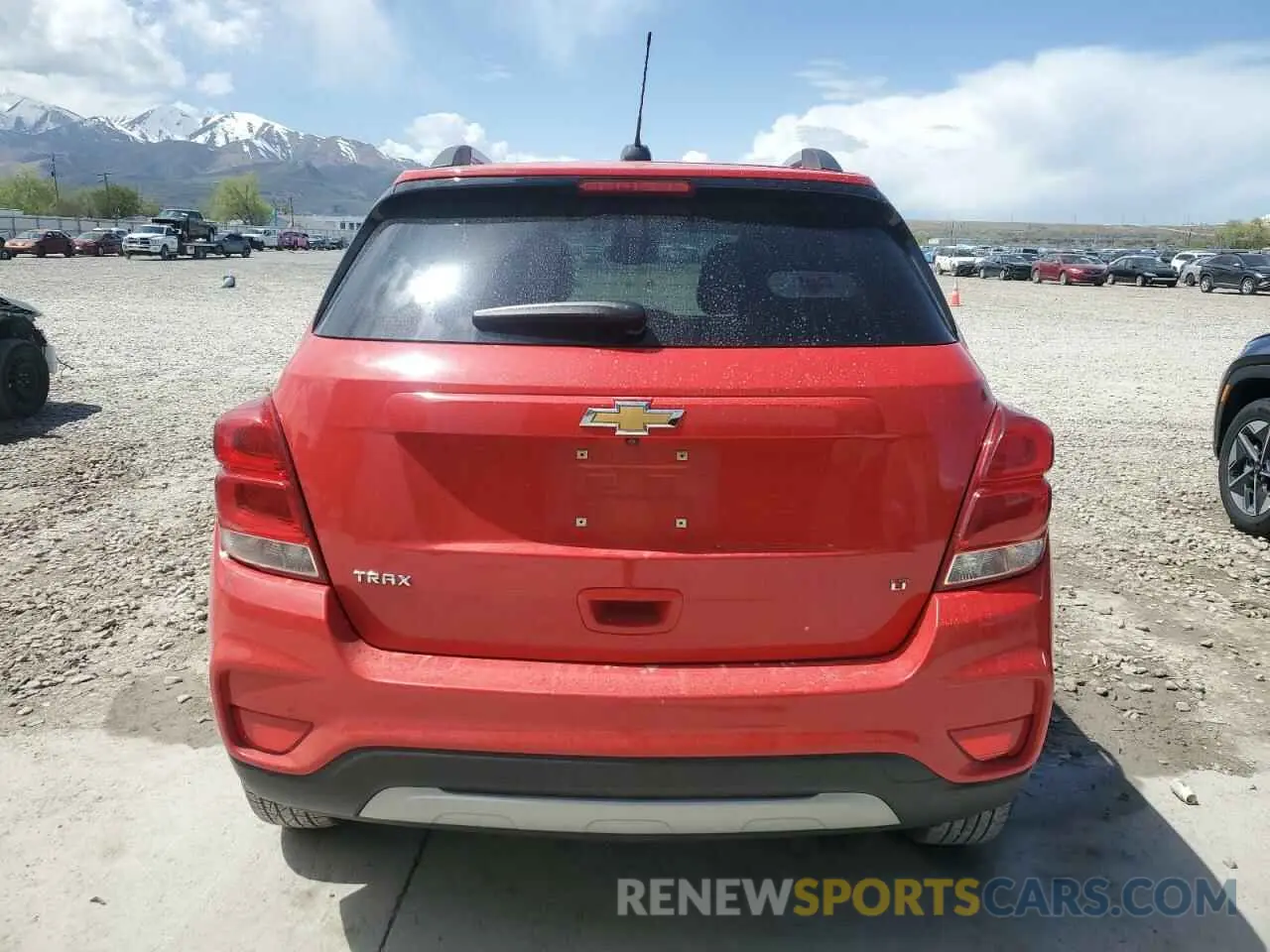 6 Photograph of a damaged car KL7CJLSB8LB341310 CHEVROLET TRAX 2020