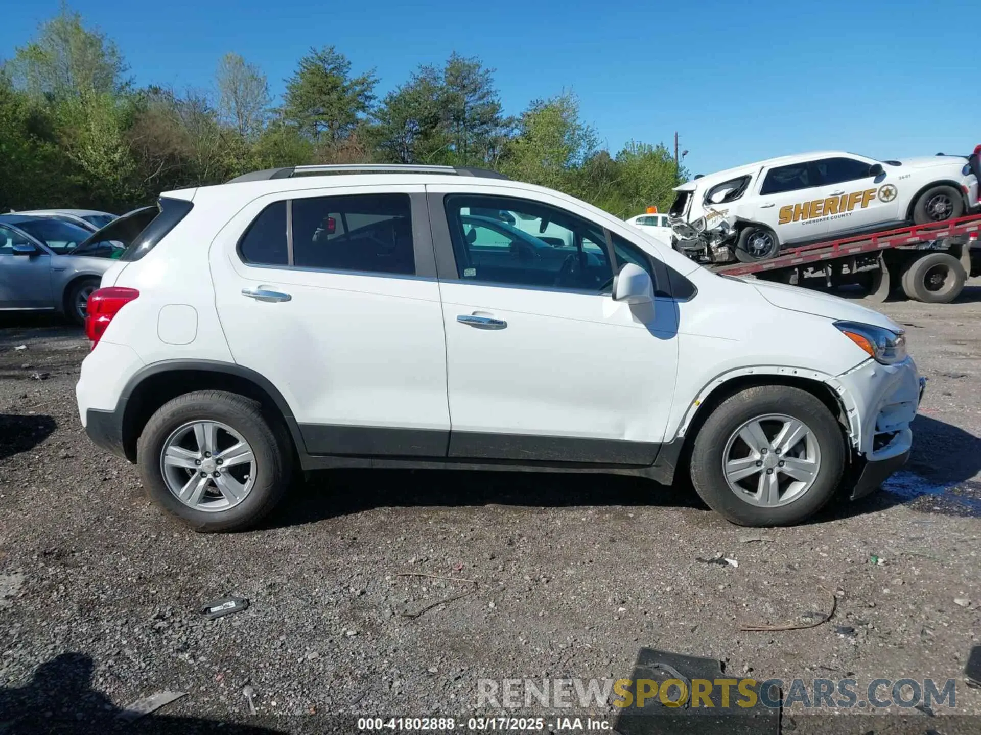 13 Photograph of a damaged car KL7CJLSB9LB005813 CHEVROLET TRAX 2020
