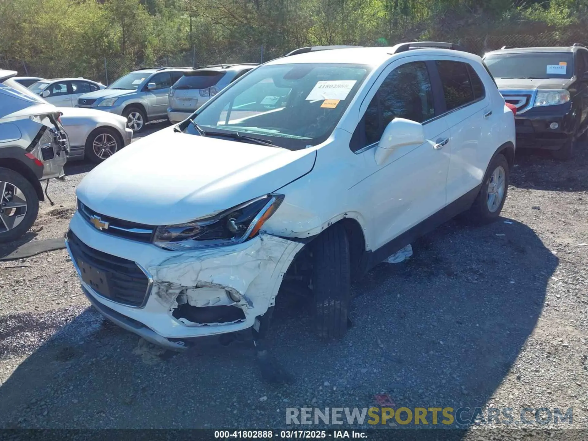 2 Photograph of a damaged car KL7CJLSB9LB005813 CHEVROLET TRAX 2020