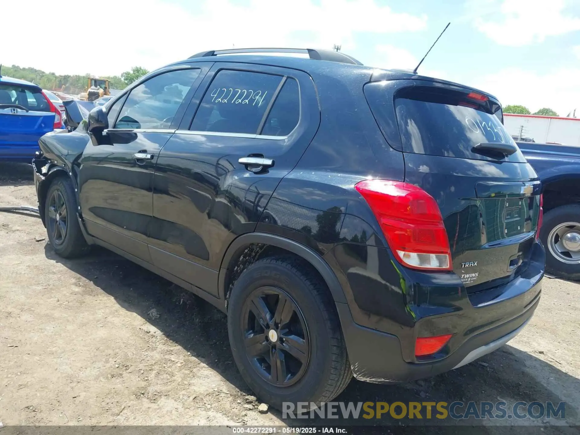 3 Photograph of a damaged car KL7CJLSB9LB013376 CHEVROLET TRAX 2020