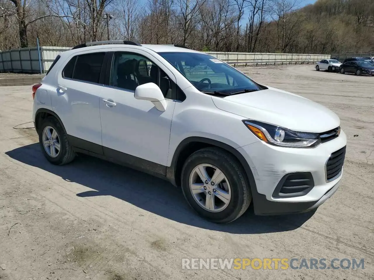 4 Photograph of a damaged car KL7CJLSB9LB319669 CHEVROLET TRAX 2020