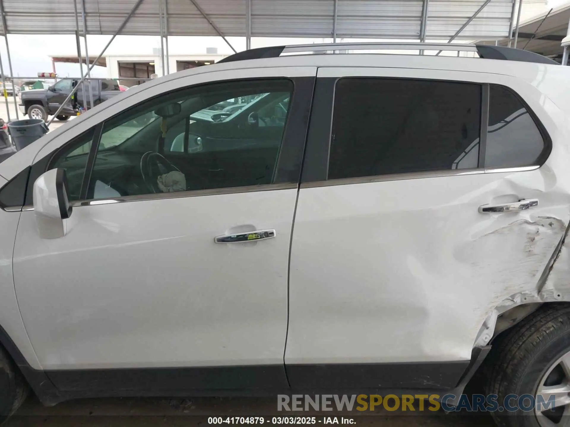 14 Photograph of a damaged car KL7CJLSBXLB010793 CHEVROLET TRAX 2020