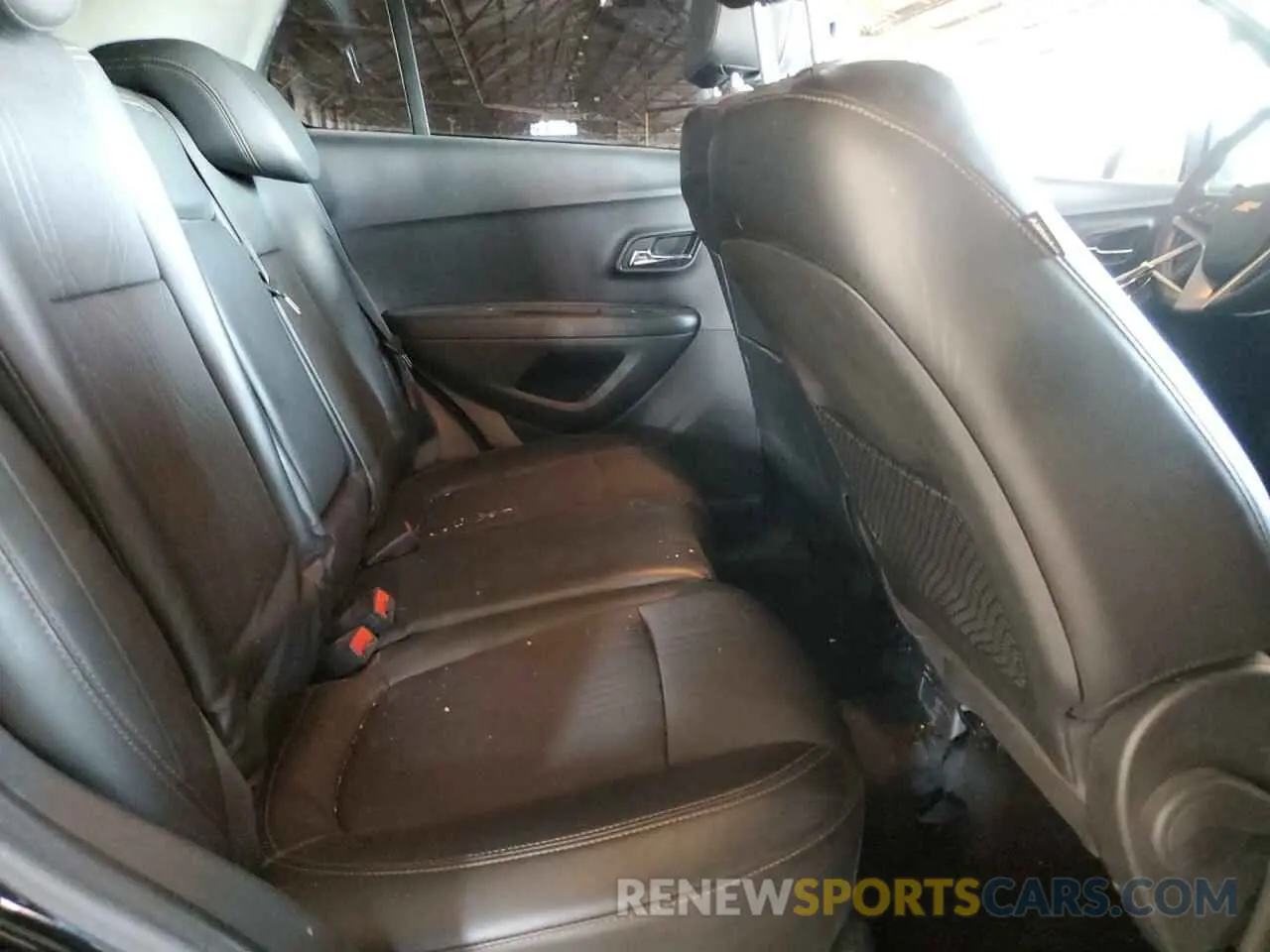 10 Photograph of a damaged car KL7CJLSBXLB011572 CHEVROLET TRAX 2020