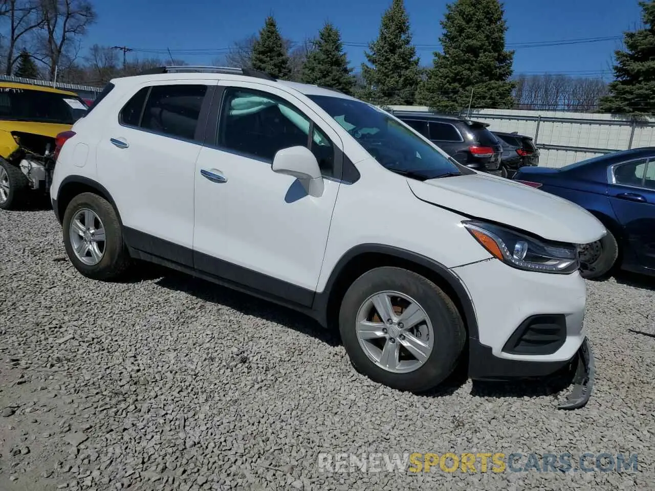 4 Photograph of a damaged car KL7CJLSBXLB016691 CHEVROLET TRAX 2020