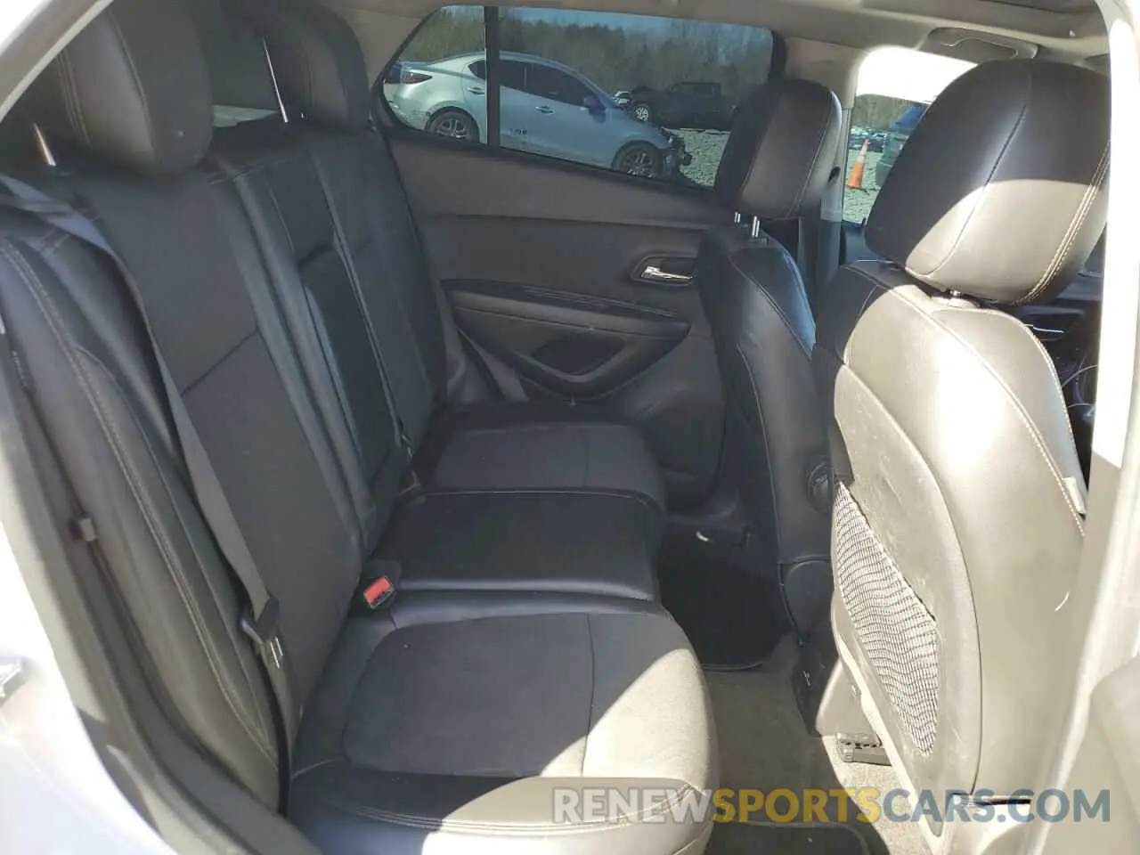 11 Photograph of a damaged car KL7CJLSBXLB315291 CHEVROLET TRAX 2020