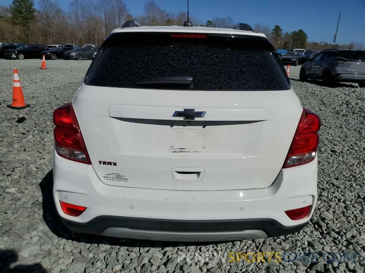 6 Photograph of a damaged car KL7CJLSBXLB315291 CHEVROLET TRAX 2020