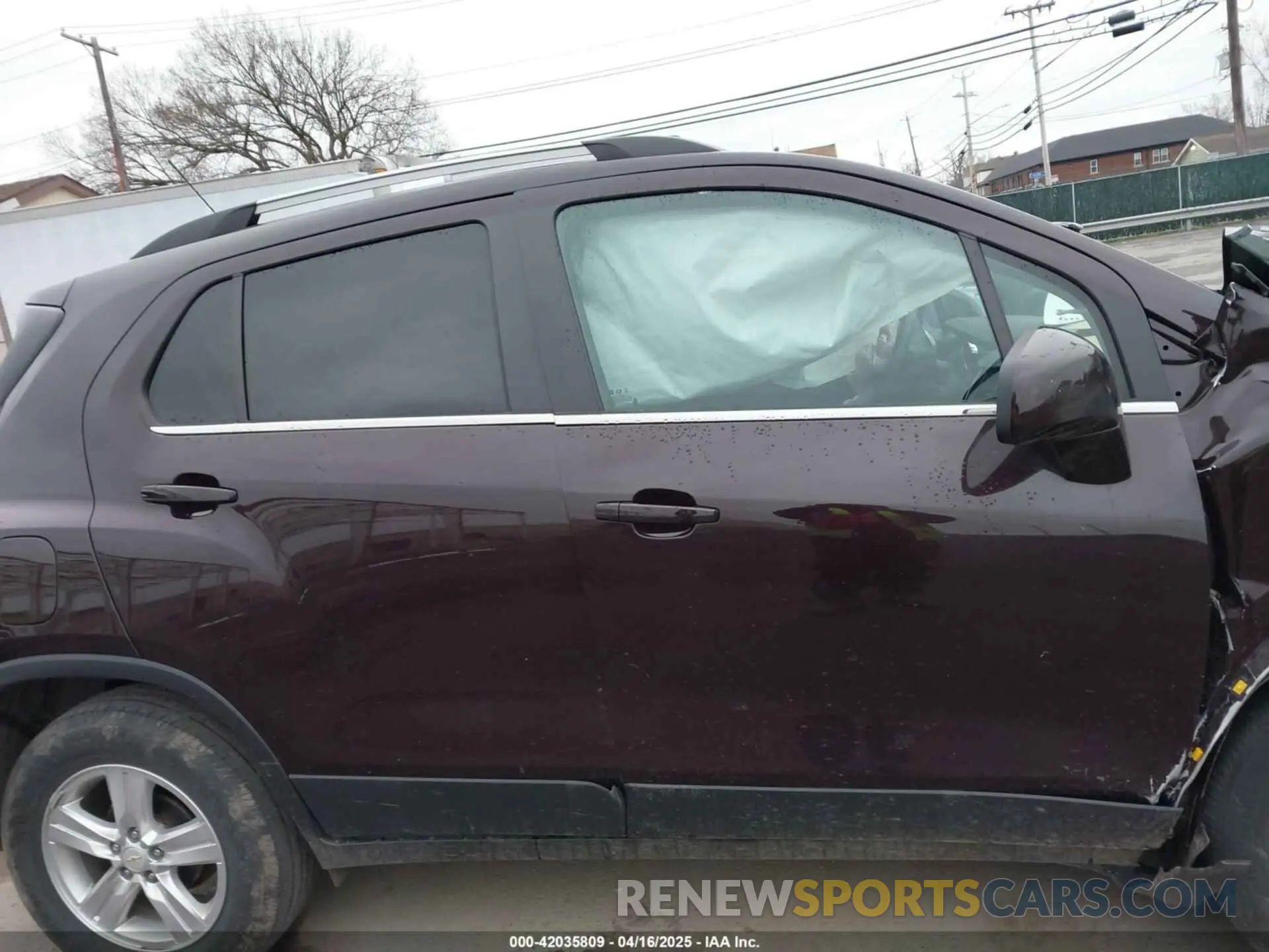 13 Photograph of a damaged car KL7CJLSBXLB346928 CHEVROLET TRAX 2020