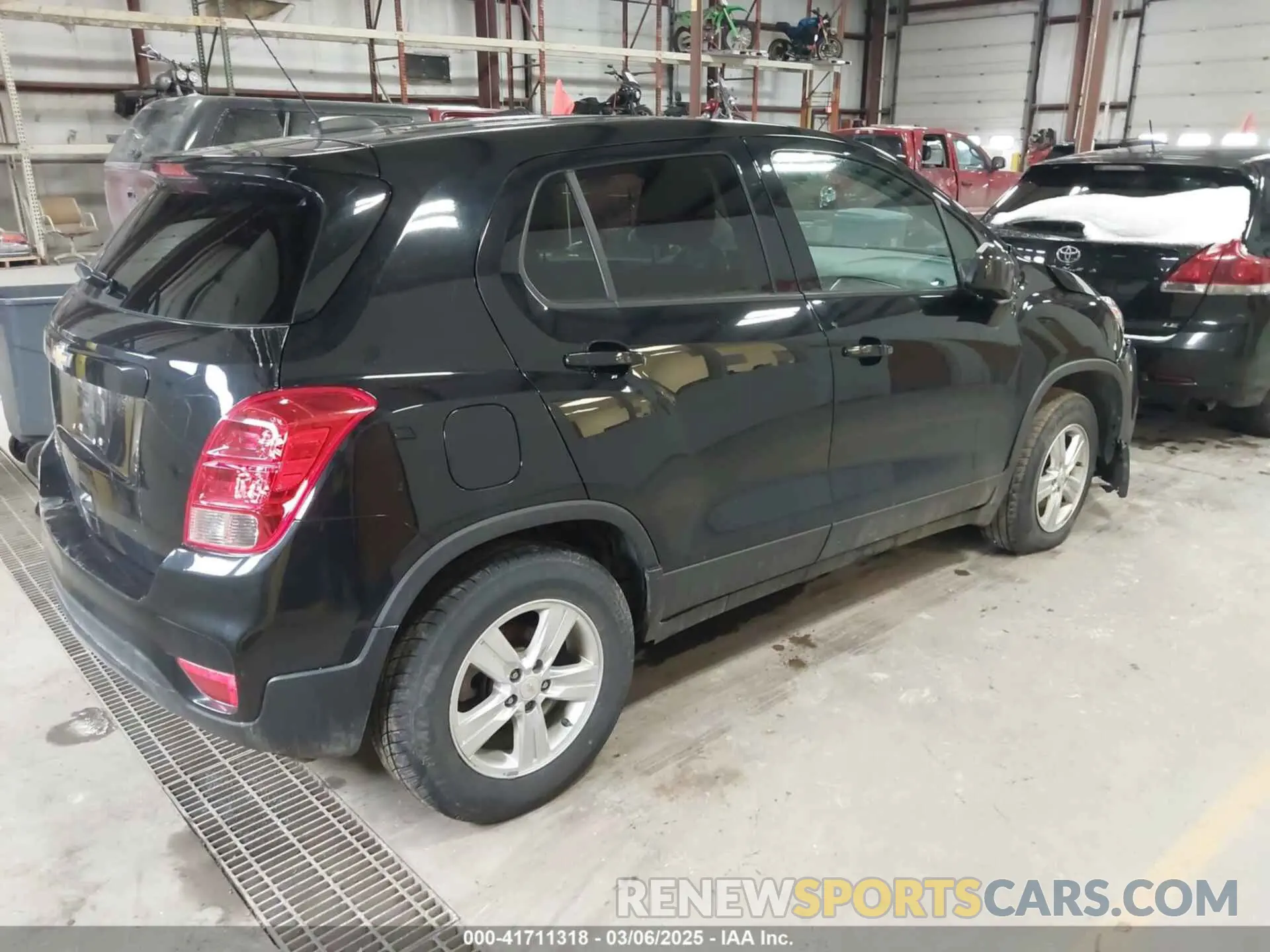 4 Photograph of a damaged car KL7CJNSB1LB319001 CHEVROLET TRAX 2020