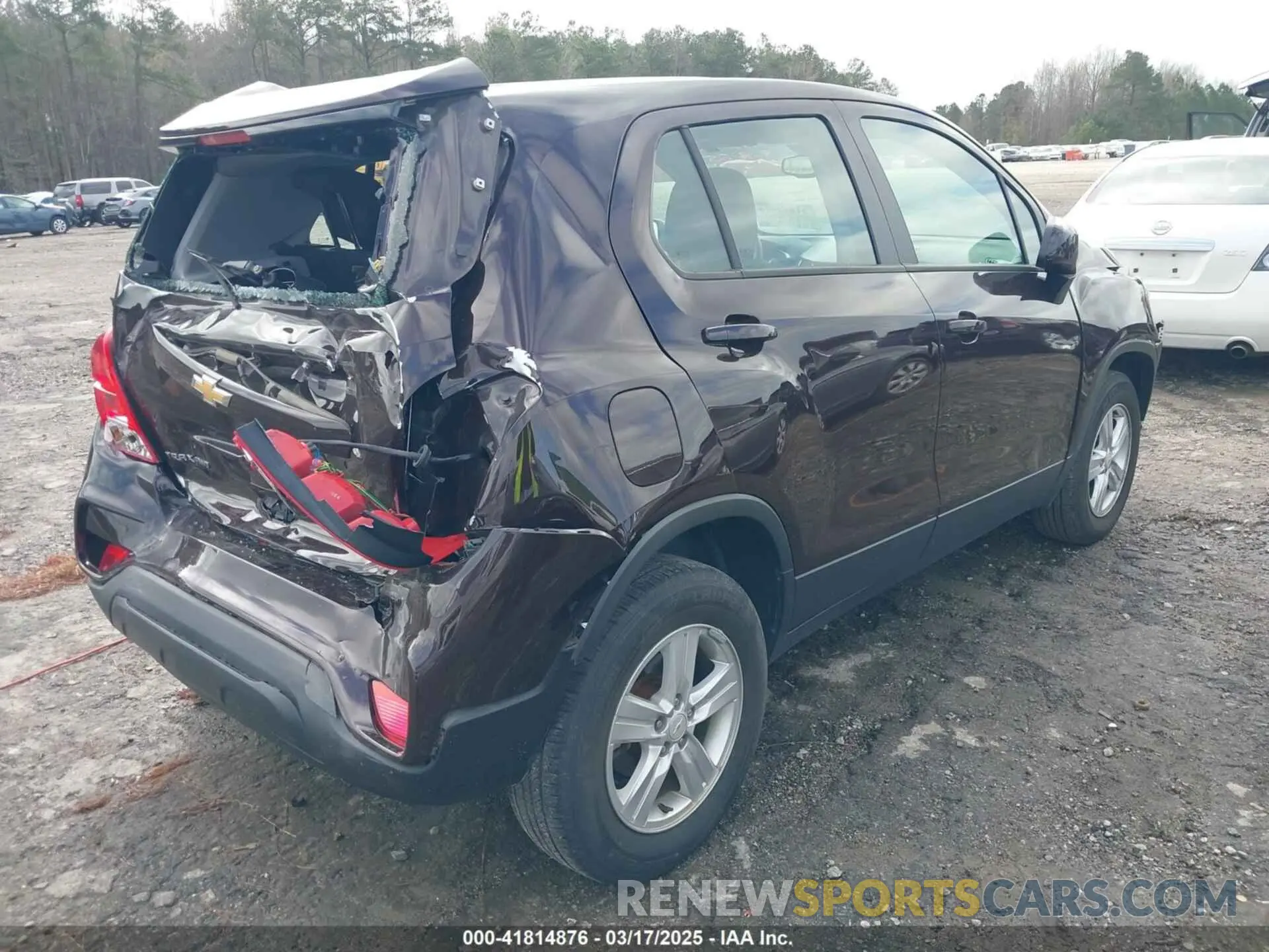 4 Photograph of a damaged car KL7CJNSB2LB336065 CHEVROLET TRAX 2020