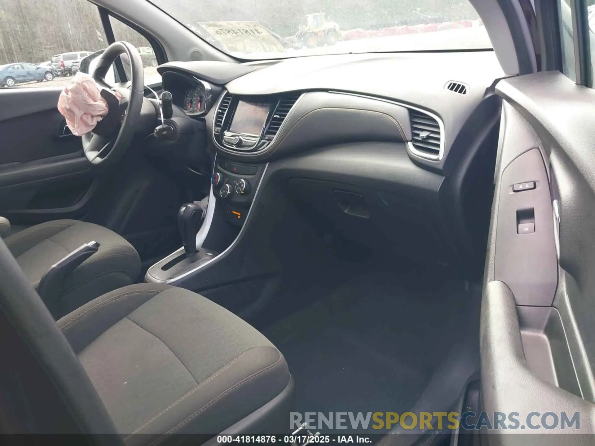 5 Photograph of a damaged car KL7CJNSB2LB336065 CHEVROLET TRAX 2020