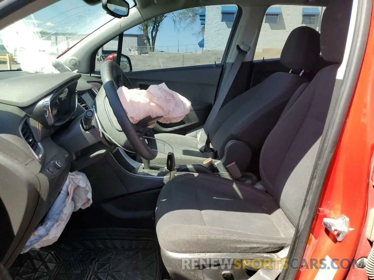 7 Photograph of a damaged car KL7CJNSB5LB342281 CHEVROLET TRAX 2020