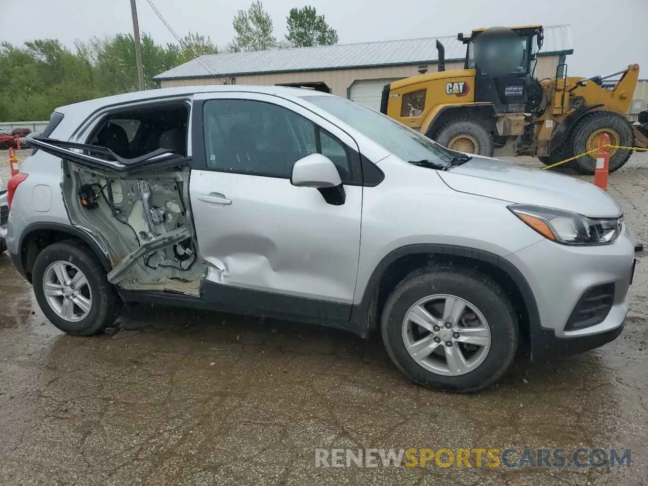 4 Photograph of a damaged car KL7CJNSB6LB034276 CHEVROLET TRAX 2020