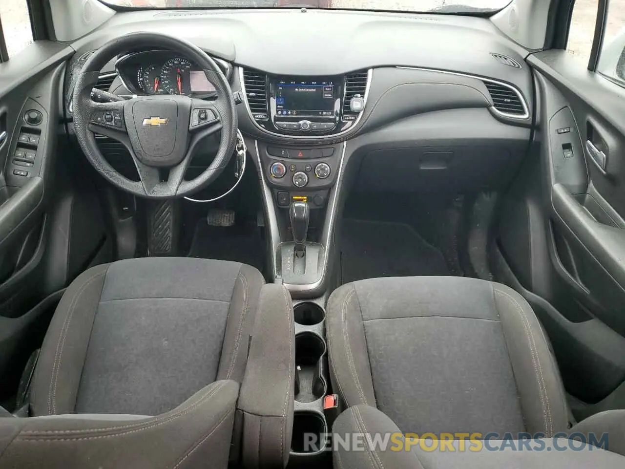 8 Photograph of a damaged car KL7CJNSB6LB034276 CHEVROLET TRAX 2020