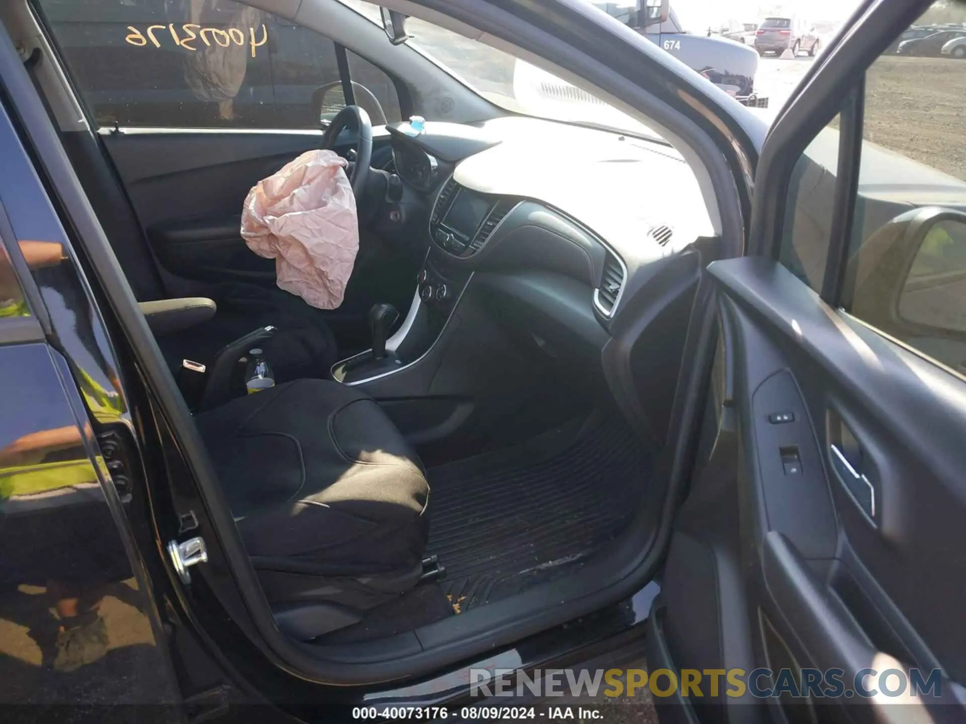 5 Photograph of a damaged car KL7CJNSB8LB016636 CHEVROLET TRAX 2020