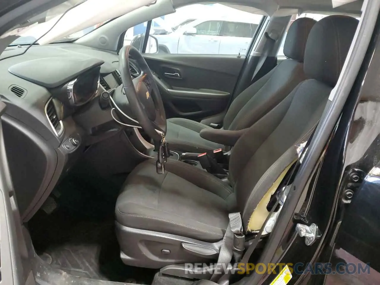 7 Photograph of a damaged car KL7CJNSB8LB043741 CHEVROLET TRAX 2020
