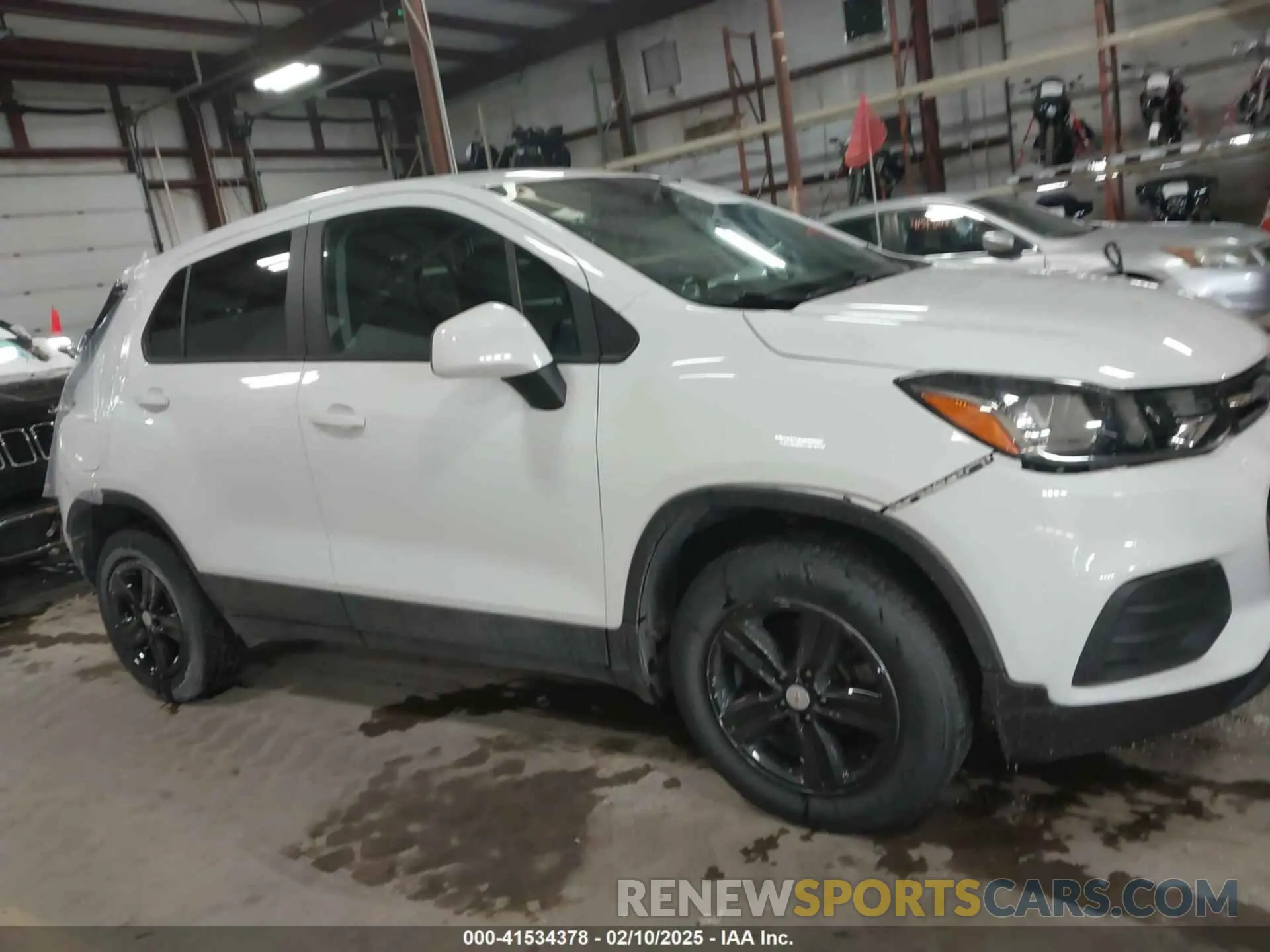 13 Photograph of a damaged car KL7CJNSB9LB084167 CHEVROLET TRAX 2020
