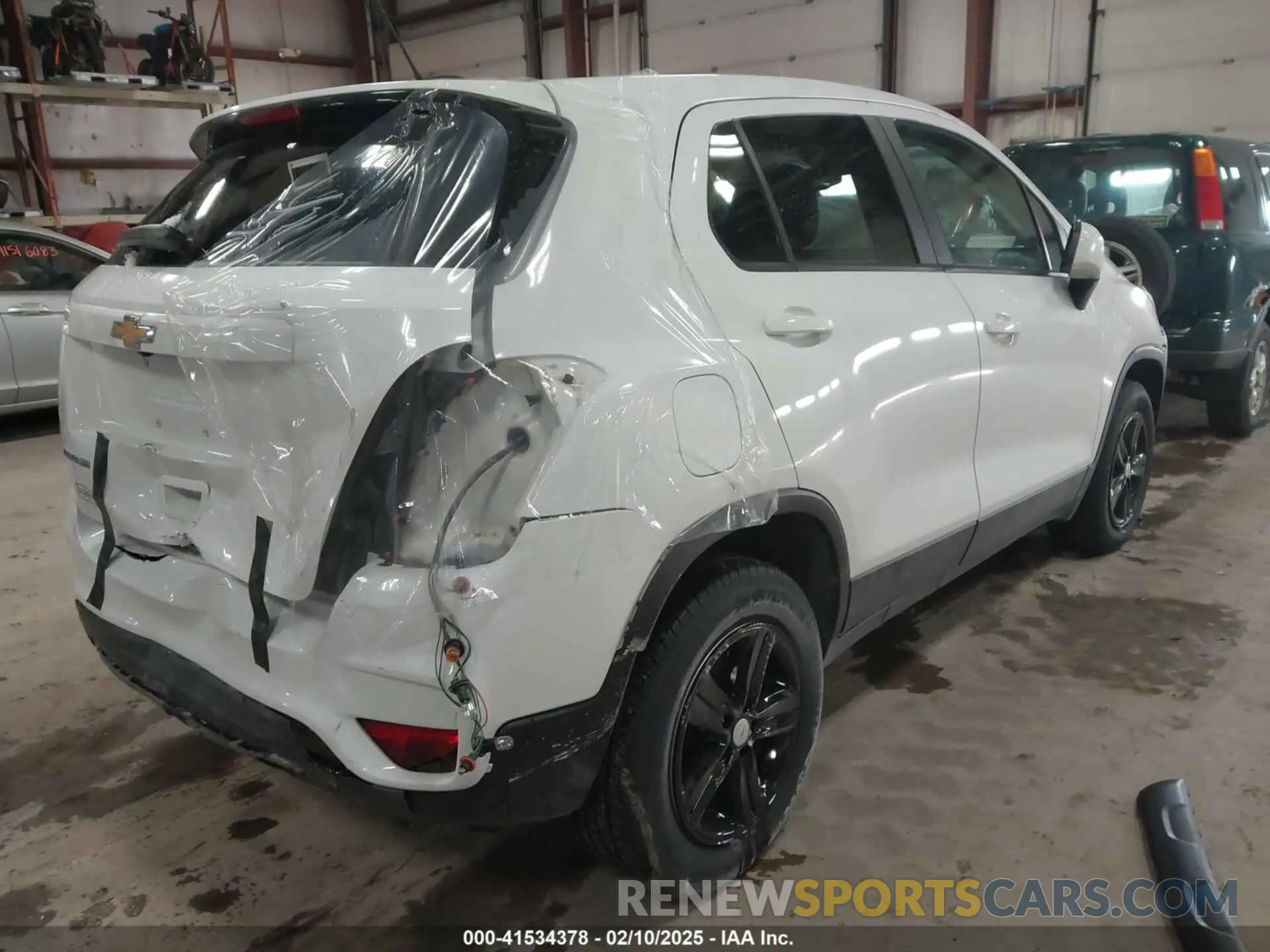 4 Photograph of a damaged car KL7CJNSB9LB084167 CHEVROLET TRAX 2020