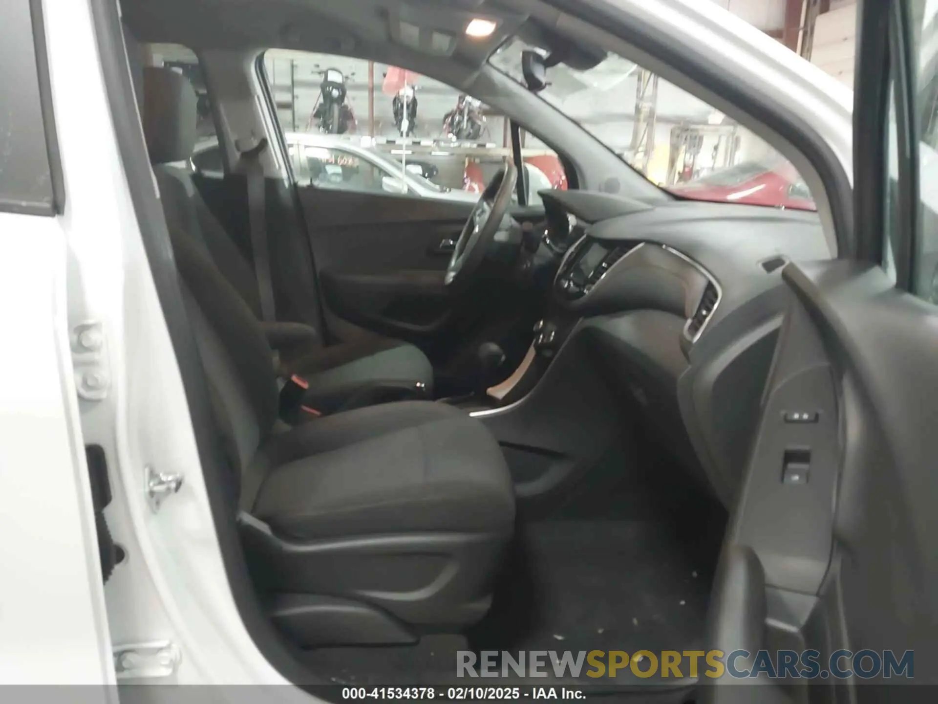 5 Photograph of a damaged car KL7CJNSB9LB084167 CHEVROLET TRAX 2020