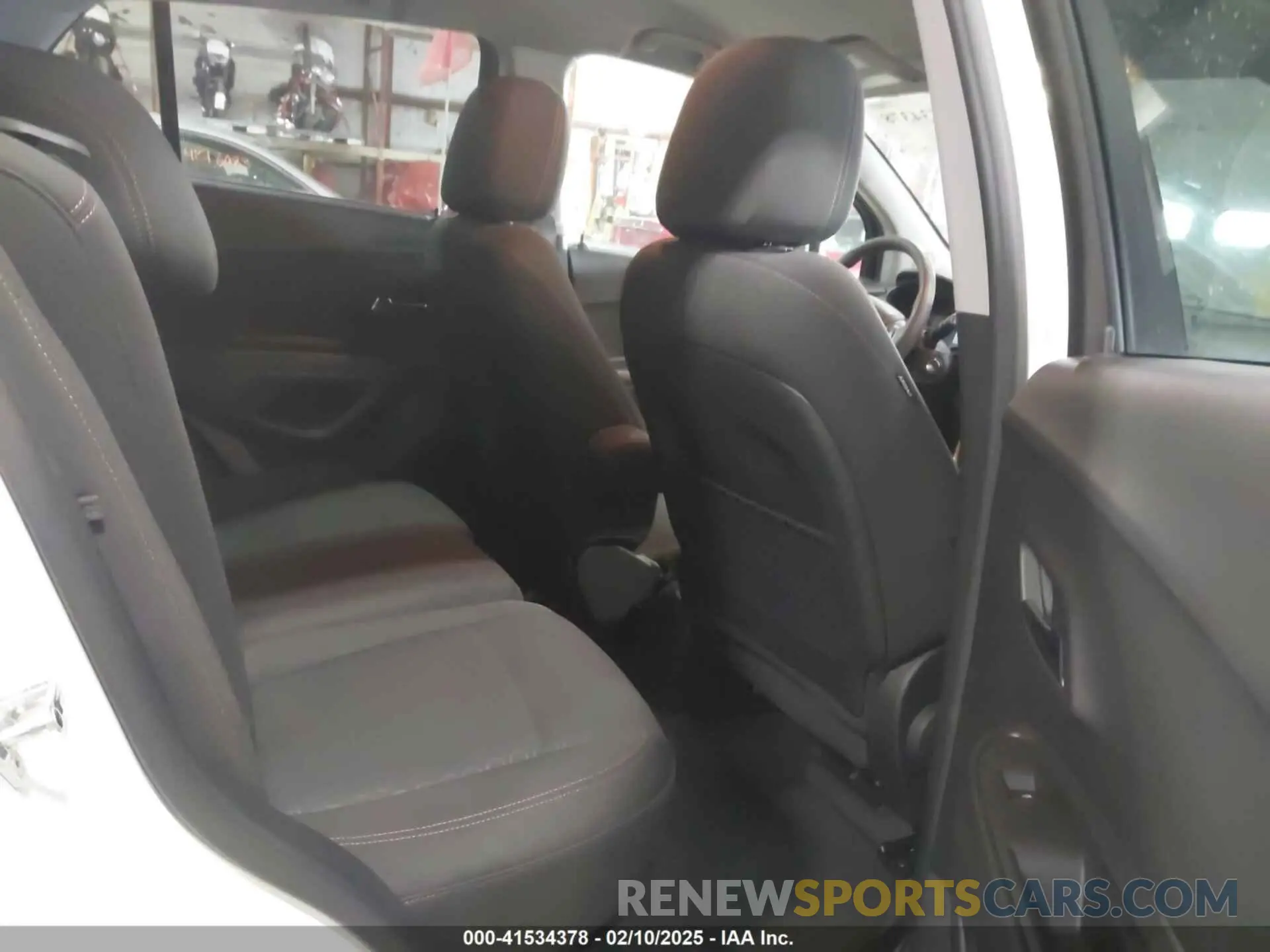 8 Photograph of a damaged car KL7CJNSB9LB084167 CHEVROLET TRAX 2020