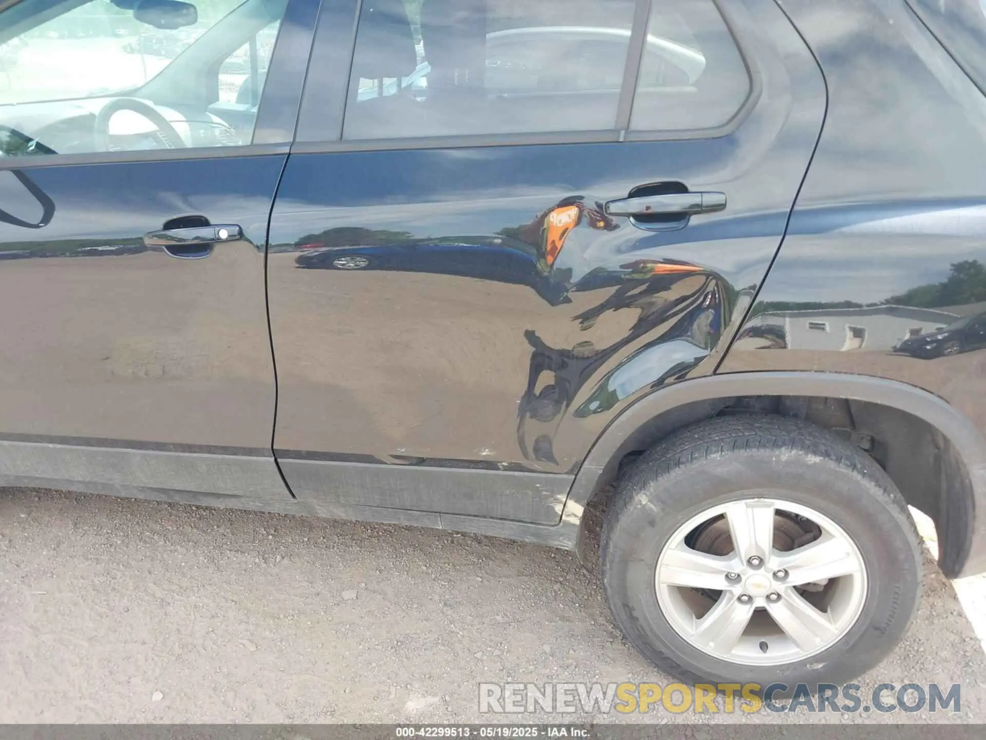 19 Photograph of a damaged car KL7CJNSBXLB031638 CHEVROLET TRAX 2020