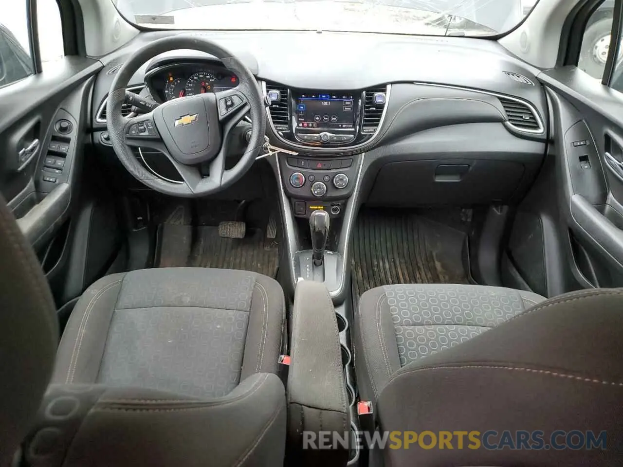 8 Photograph of a damaged car KL7CJNSBXLB059522 CHEVROLET TRAX 2020