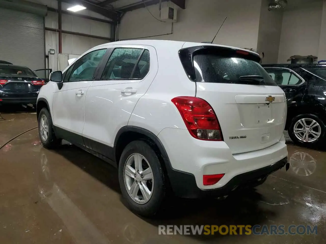 2 Photograph of a damaged car KL7CJNSBXLB316162 CHEVROLET TRAX 2020