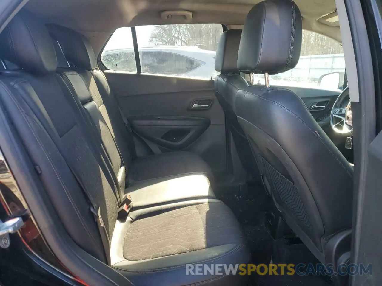 11 Photograph of a damaged car KL7CJPSB1LB001889 CHEVROLET TRAX 2020