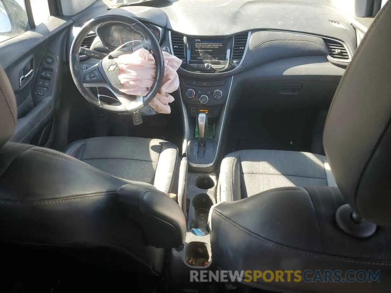8 Photograph of a damaged car KL7CJPSB1LB001889 CHEVROLET TRAX 2020