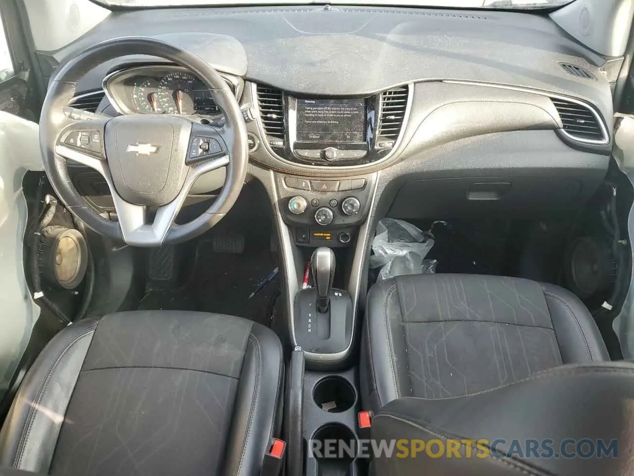 8 Photograph of a damaged car KL7CJPSB3LB033999 CHEVROLET TRAX 2020