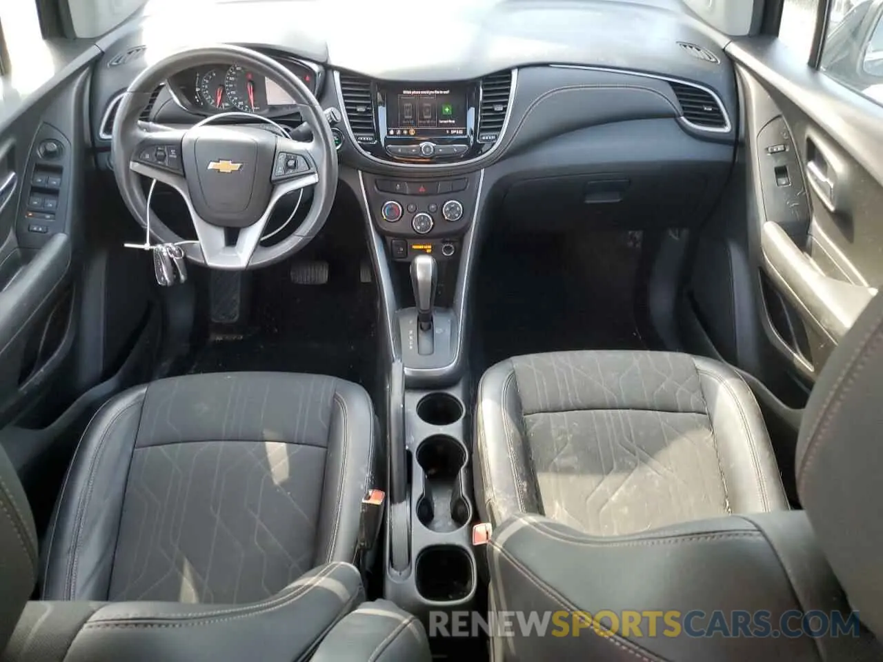 8 Photograph of a damaged car KL7CJPSB5LB072786 CHEVROLET TRAX 2020