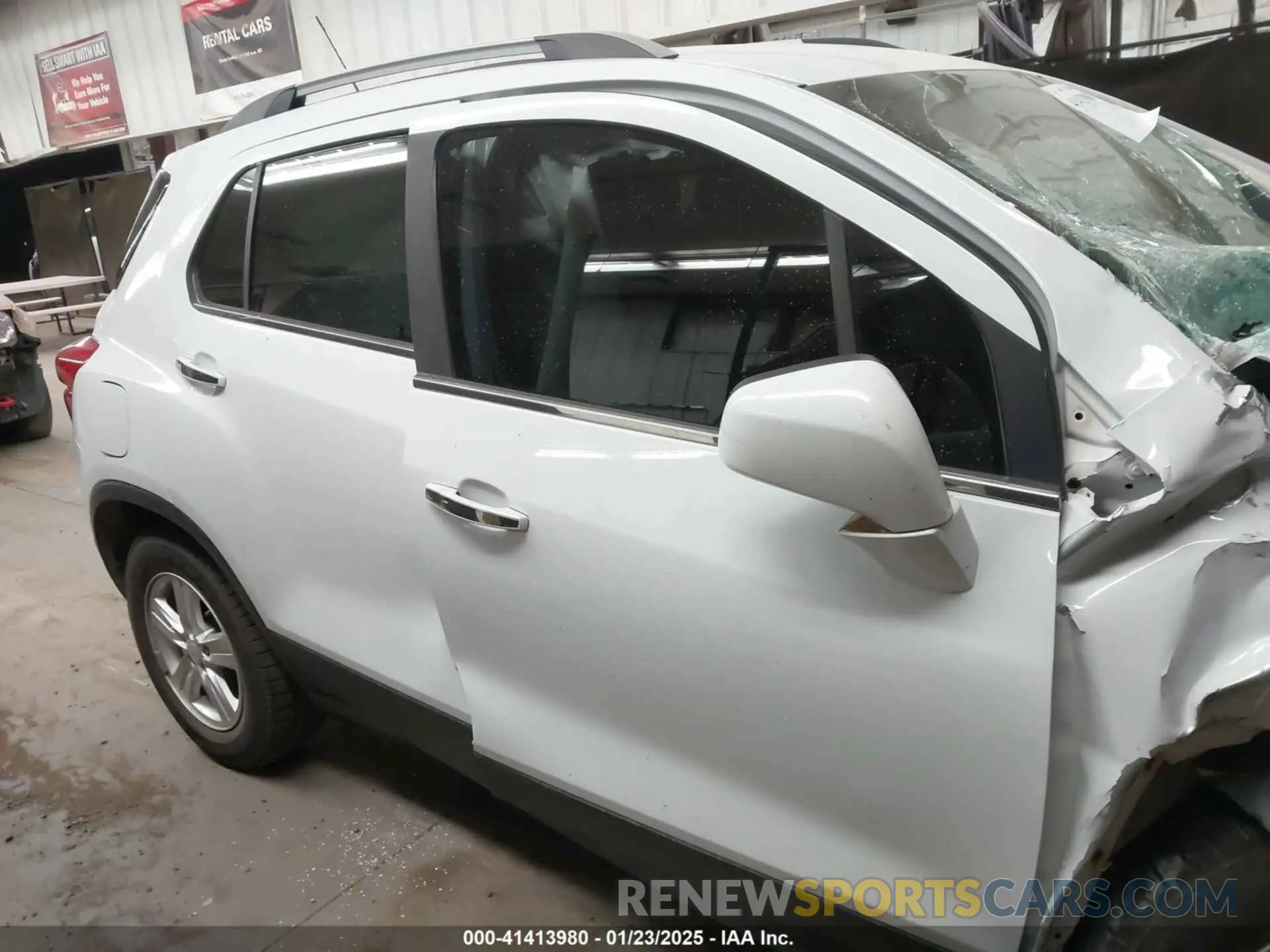 12 Photograph of a damaged car KL7CJPSB6LB005596 CHEVROLET TRAX 2020
