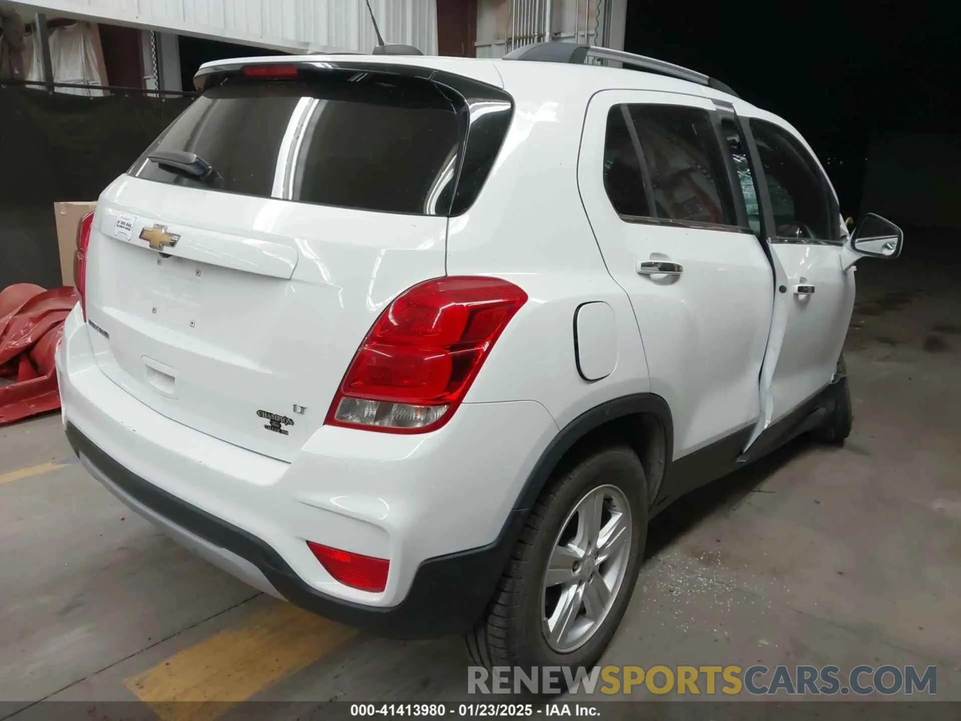 4 Photograph of a damaged car KL7CJPSB6LB005596 CHEVROLET TRAX 2020