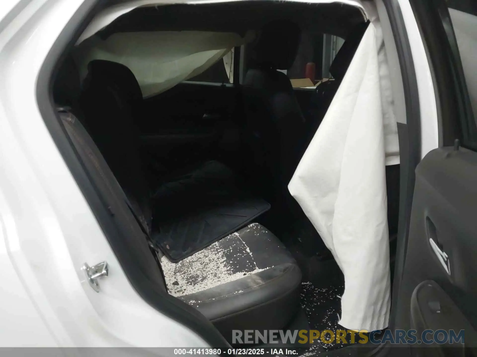 8 Photograph of a damaged car KL7CJPSB6LB005596 CHEVROLET TRAX 2020