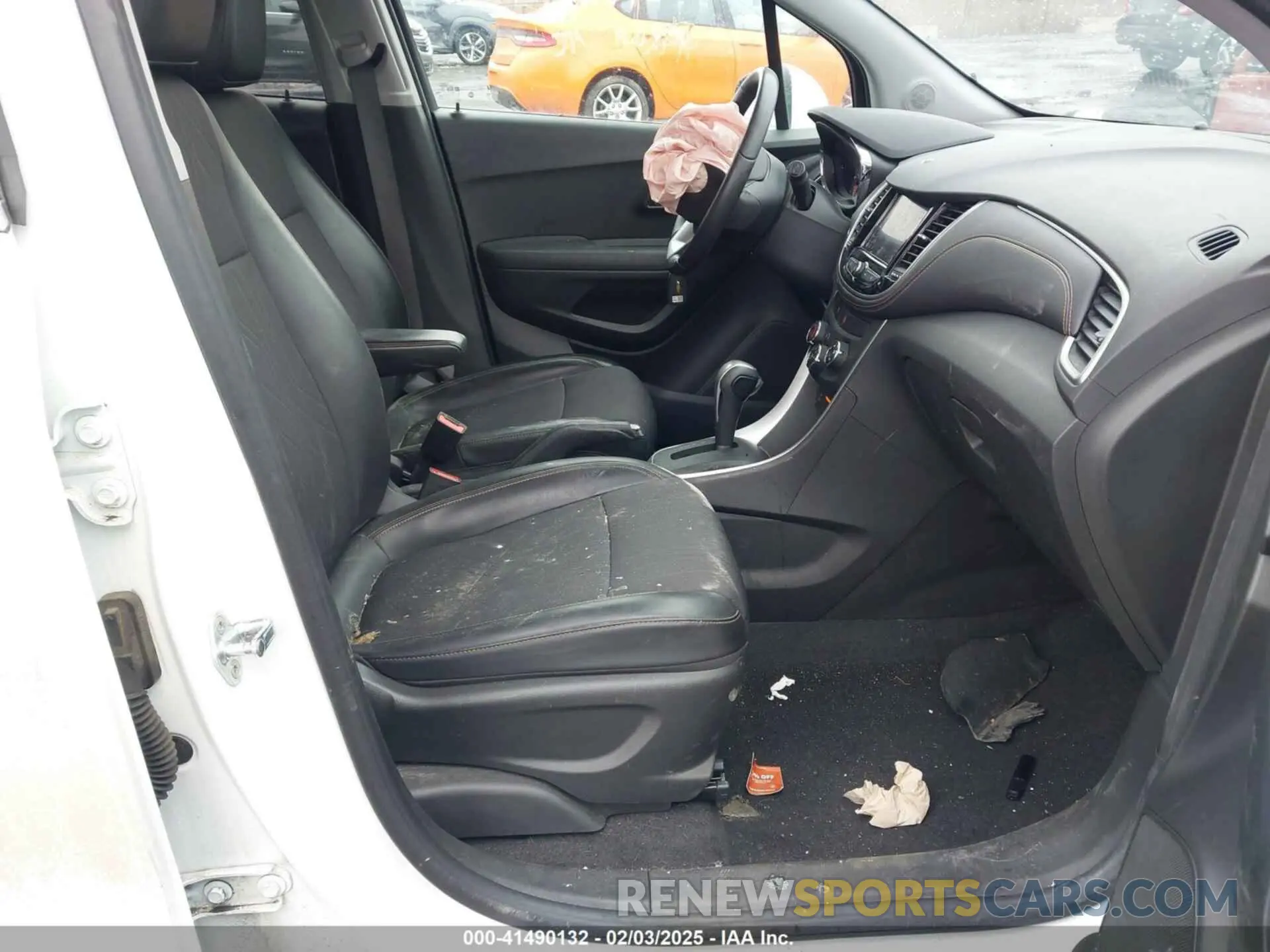 5 Photograph of a damaged car KL7CJPSB6LB313402 CHEVROLET TRAX 2020