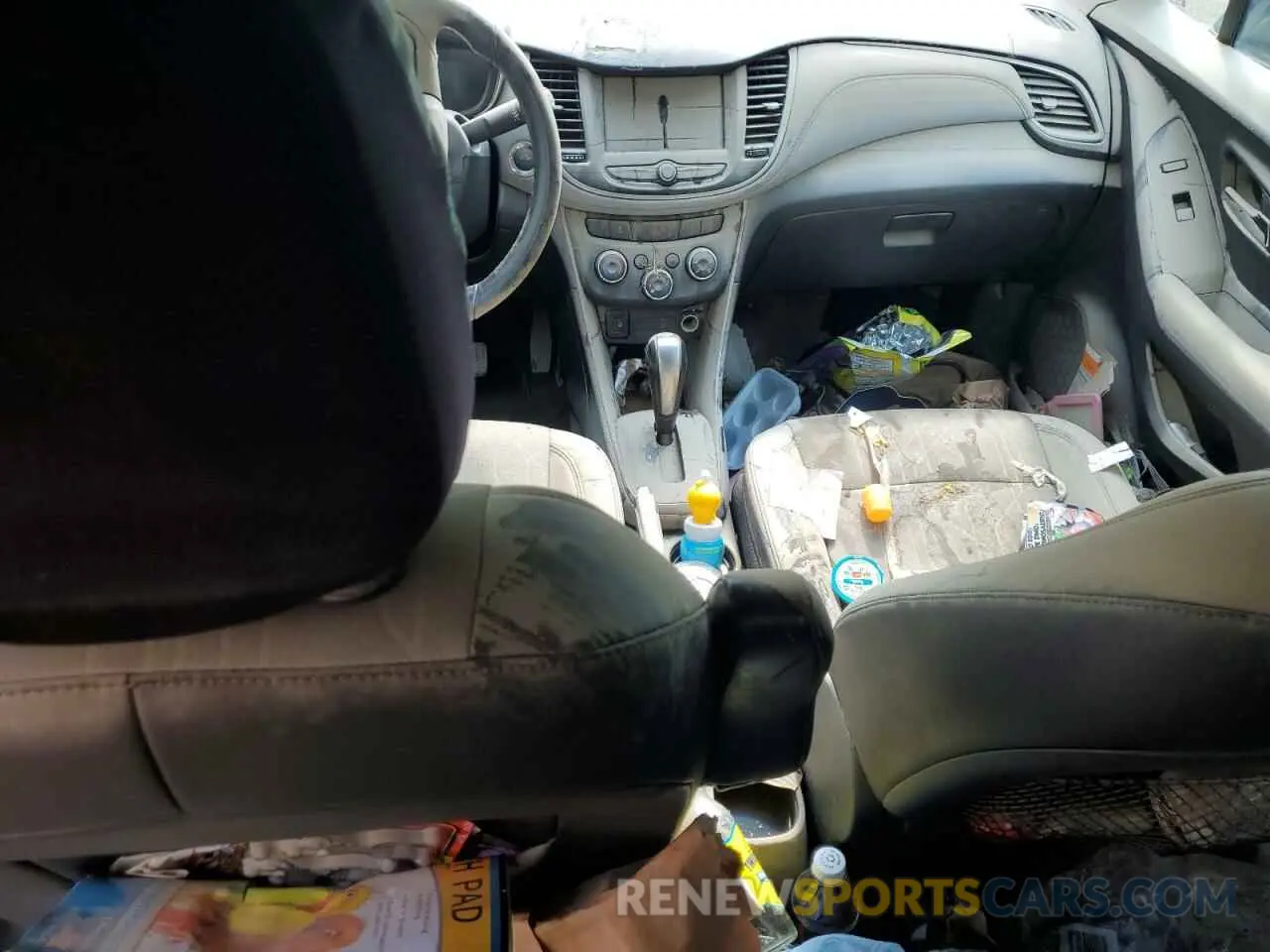 8 Photograph of a damaged car KL7CJPSB6LB331673 CHEVROLET TRAX 2020