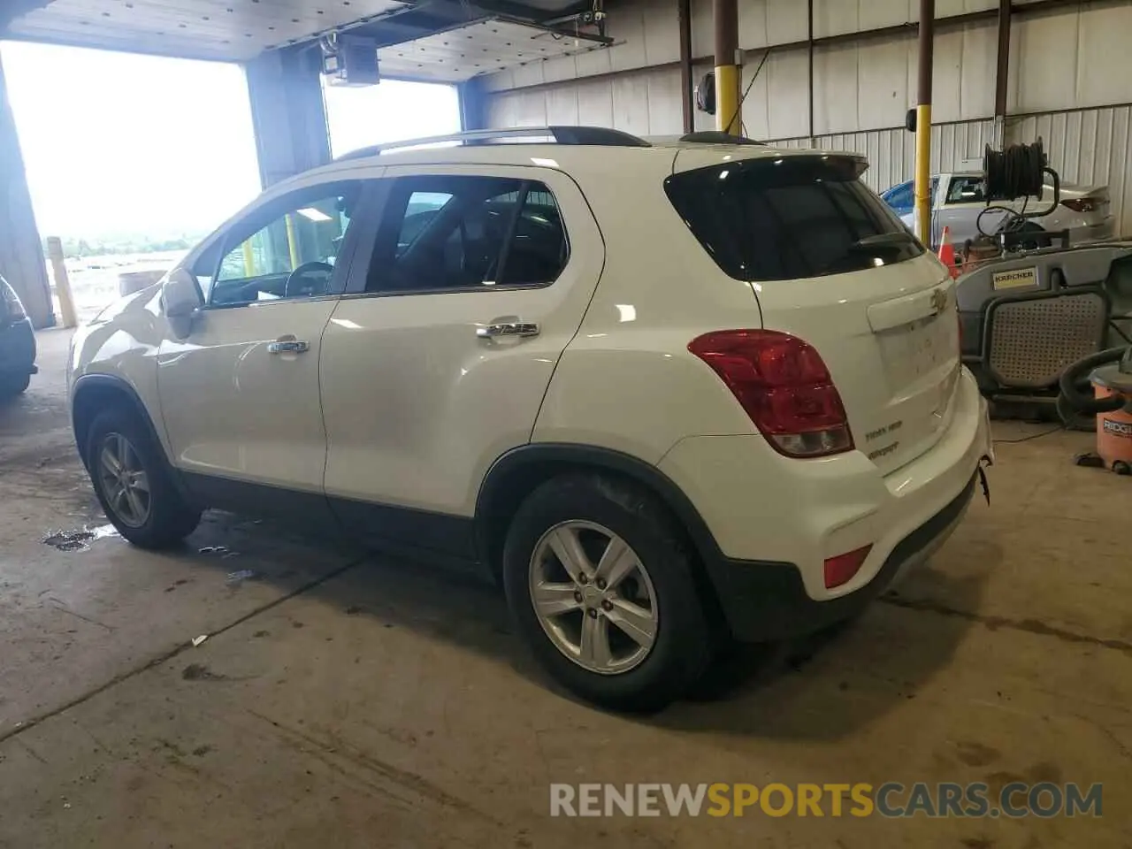 2 Photograph of a damaged car KL7CJPSB9LB002434 CHEVROLET TRAX 2020