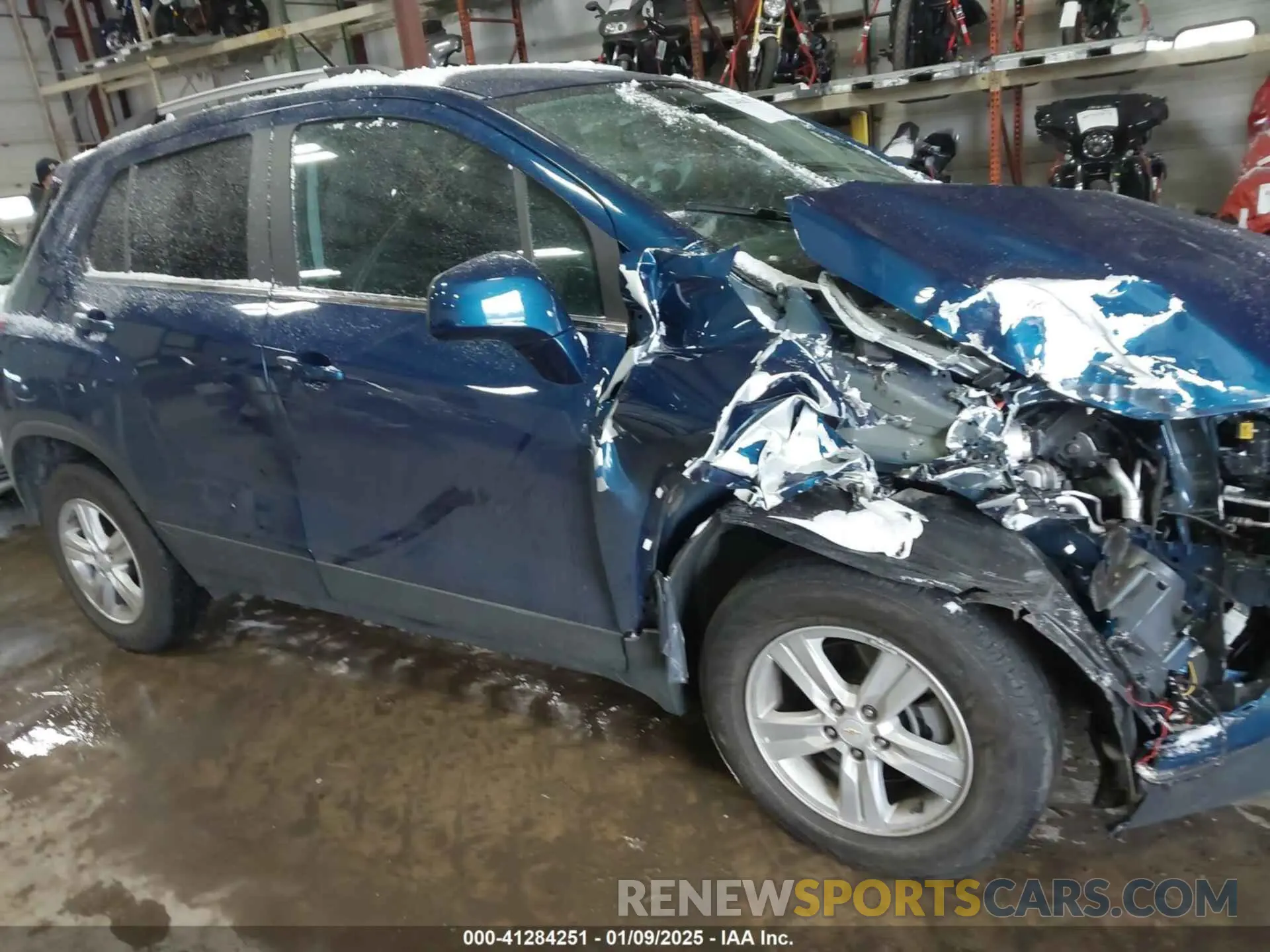 13 Photograph of a damaged car KL7CJPSB9LB330369 CHEVROLET TRAX 2020