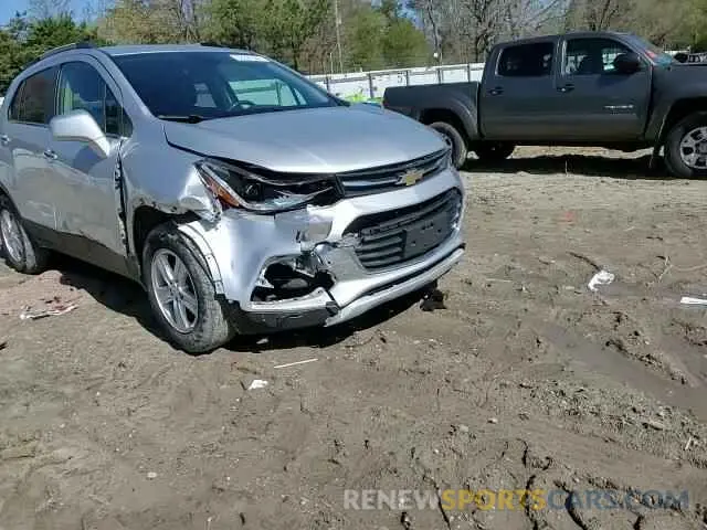 11 Photograph of a damaged car KL7CJPSBXLB027911 CHEVROLET TRAX 2020