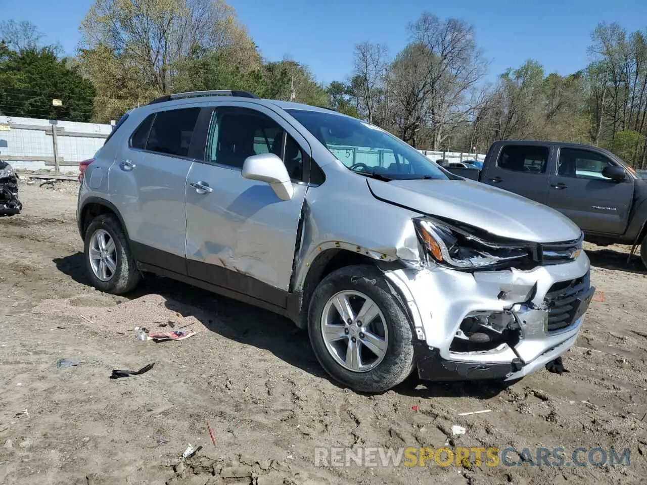 4 Photograph of a damaged car KL7CJPSBXLB027911 CHEVROLET TRAX 2020